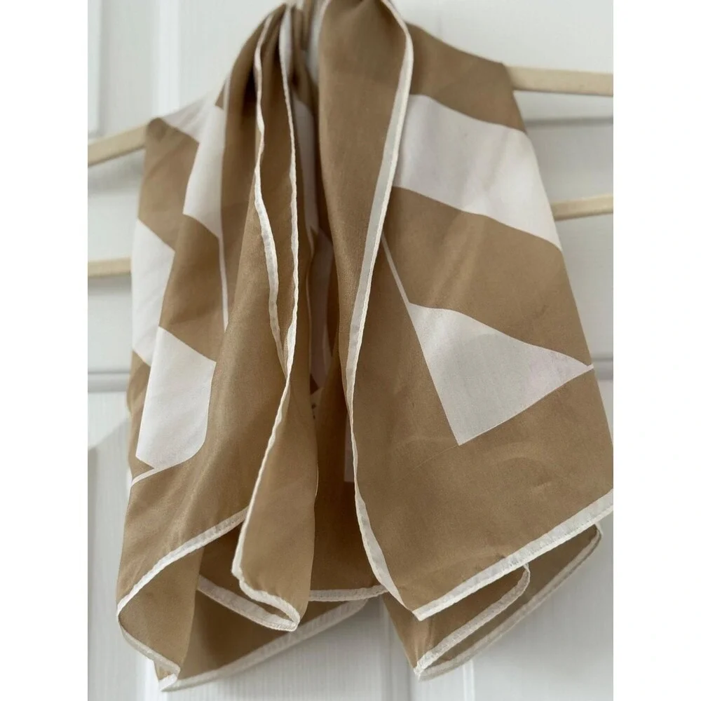 Vera Neumann Vintage Diagonal Stripe 100% Silk 28 x 28‎ Square Scarf